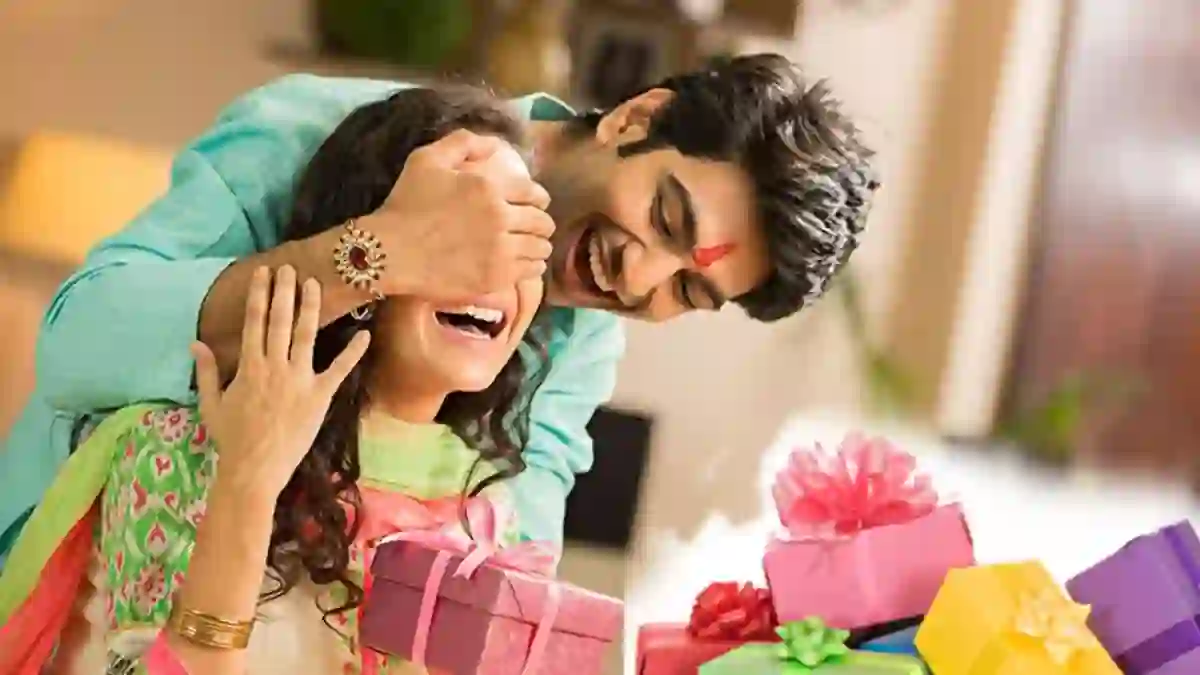 Read more about the article Rakhi and Gift for Brother 2024